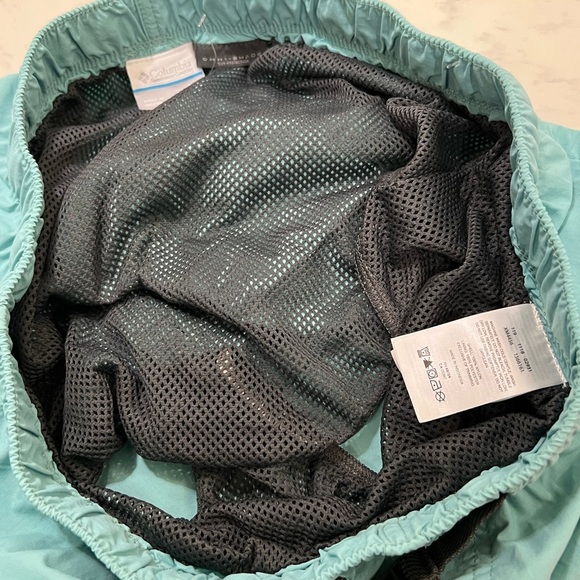 Columbia Men's Blue Shorts - Picture 14 of 15